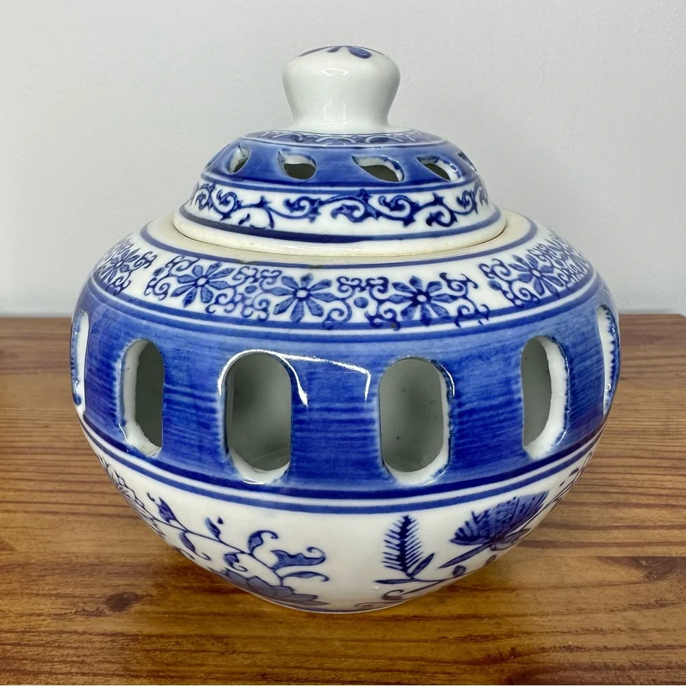 Three Hands Corp Blue White Candle Holder Round Votive W/ Lid Tea Light Floral